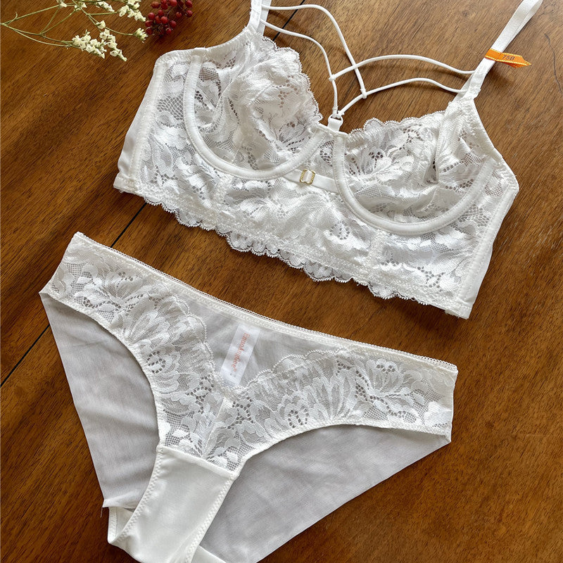 Large Breasts Show Small Breasts French Lace Underwear Straps On The Support