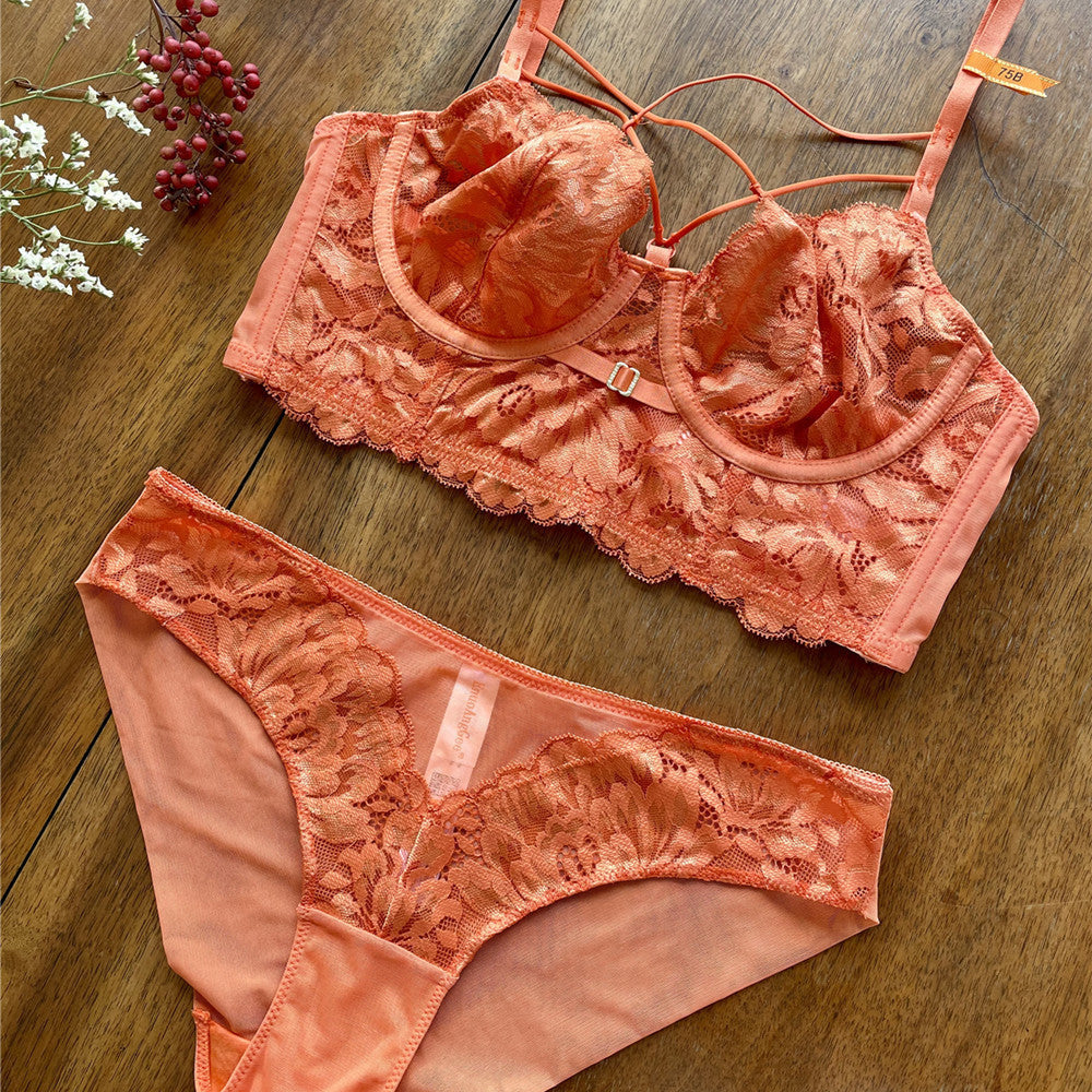Large Breasts Show Small Breasts French Lace Underwear Straps On The Support
